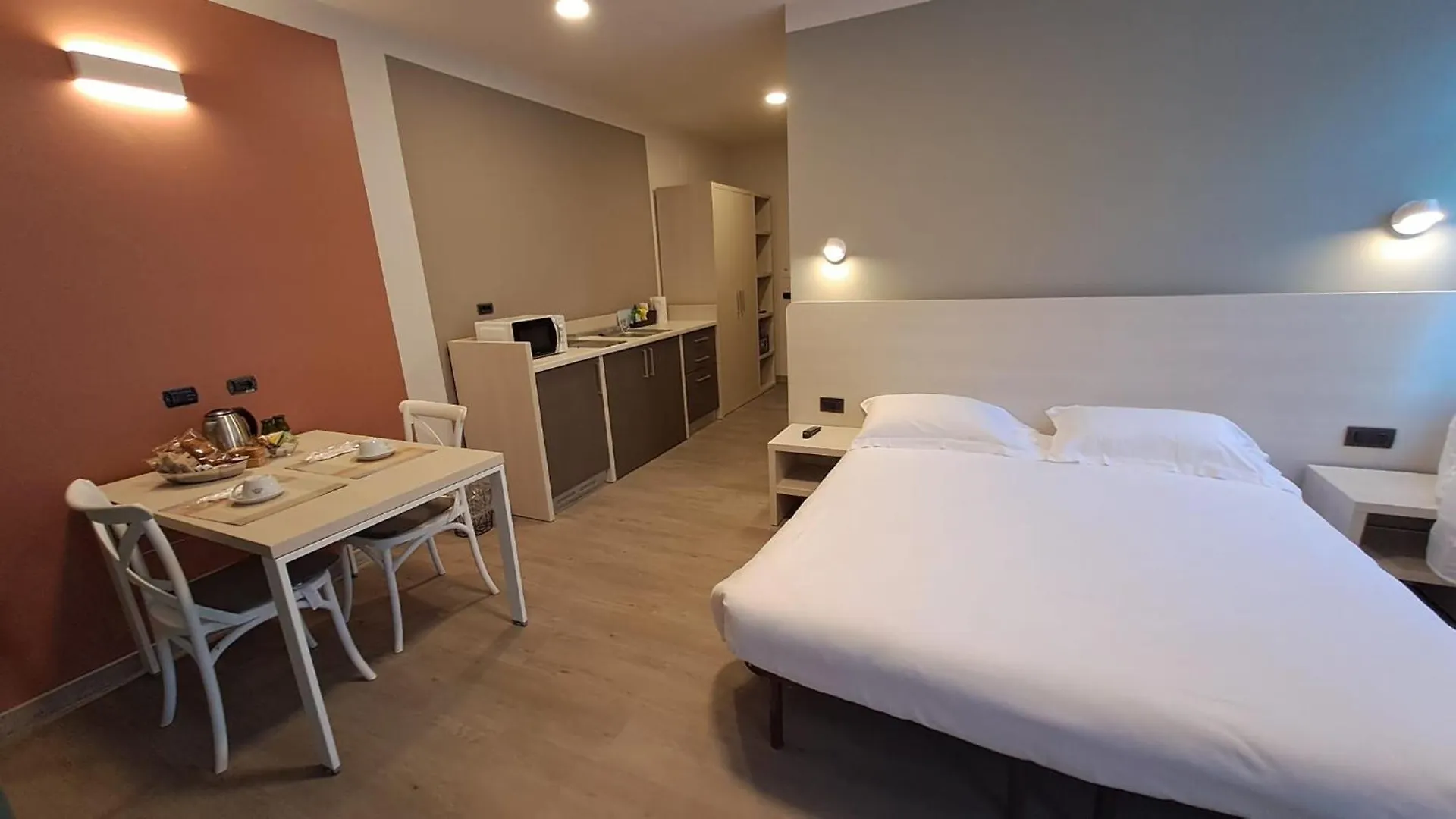 Ducathotel Torrile Hotel