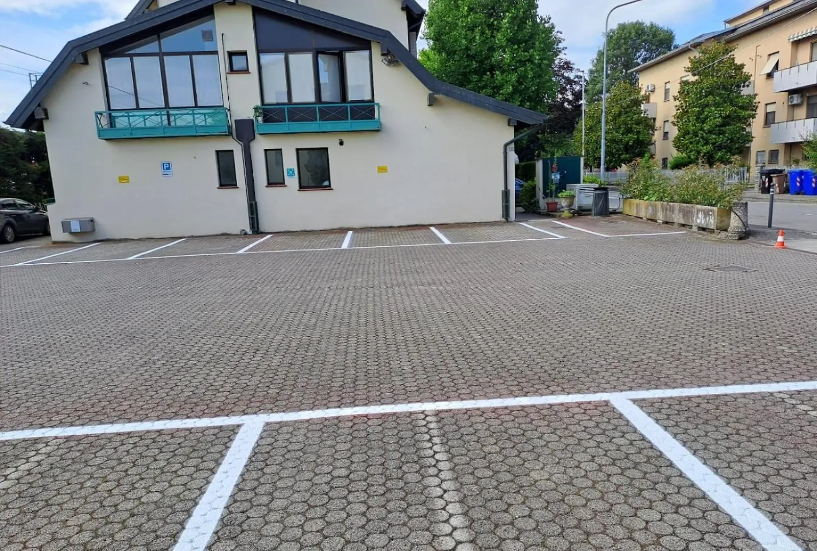 Ducathotel Torrile Hotel